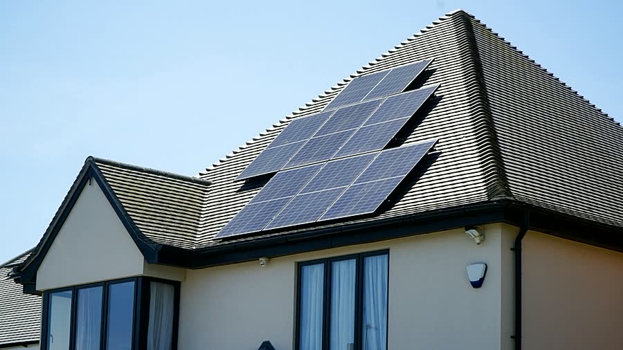 Dom jednorodzinny z instalacją fotowoltaiczną